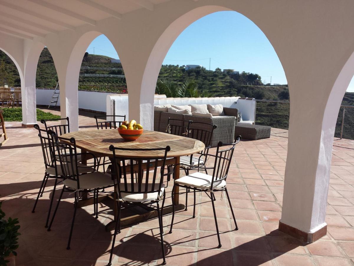 Villa Perla Blanca Sayalonga ภายนอก รูปภาพ