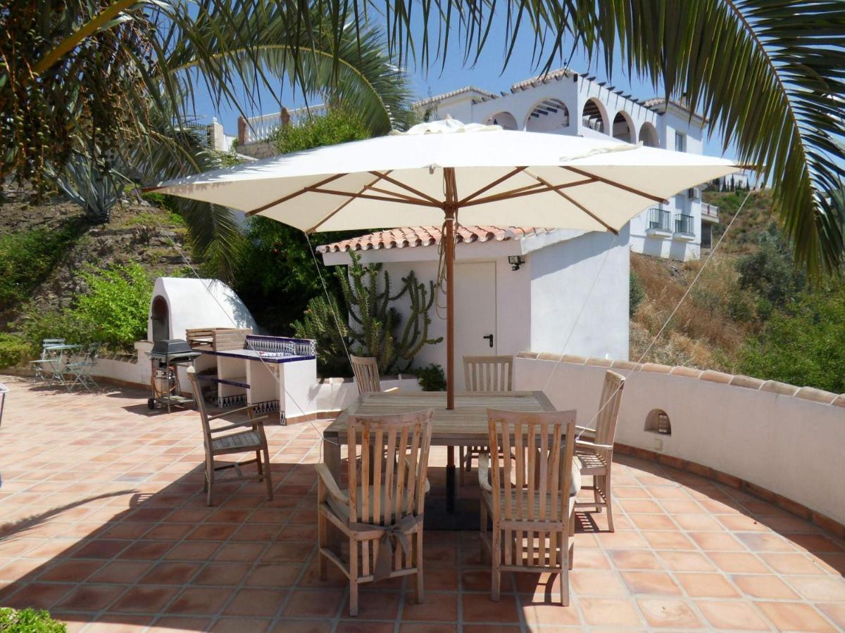 Villa Perla Blanca Sayalonga ภายนอก รูปภาพ