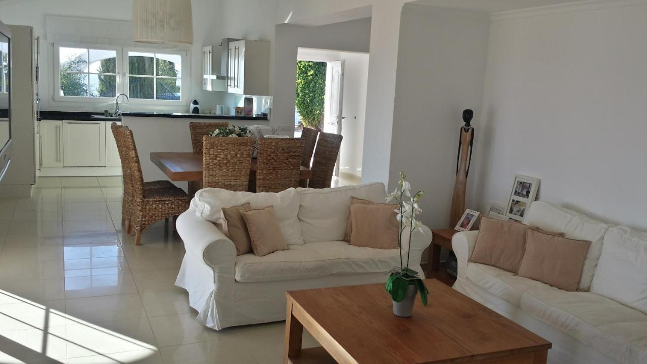 Villa Perla Blanca Sayalonga ภายนอก รูปภาพ
