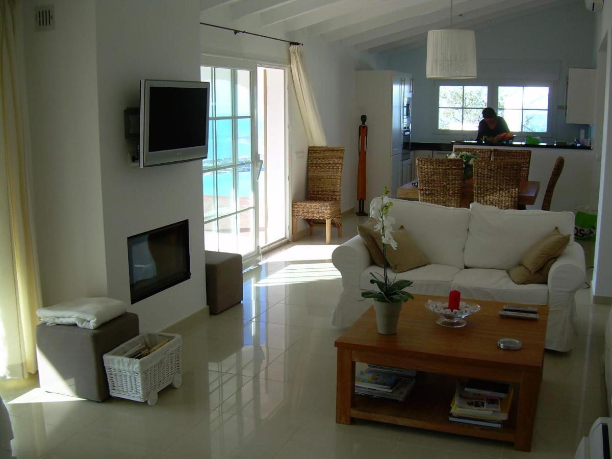 Villa Perla Blanca Sayalonga ภายนอก รูปภาพ